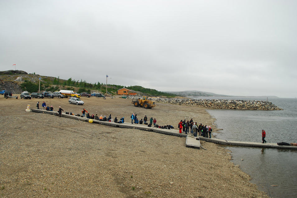 Beach in kuujjuaq in quebec, canada's nunavik region - solar panels