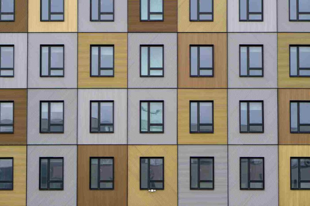Building facade with windows - the pros and cons of low-e glass