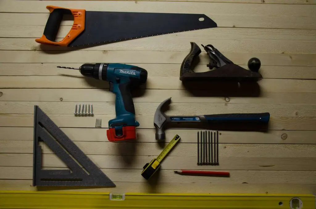 Assortment of tools - 8 eco-friendly renovations 2023