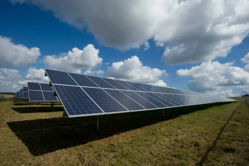 Solar farm - types of solar panels