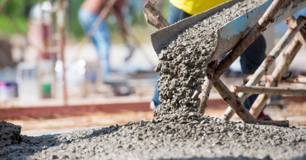 Texas using green cement for i-35 expansion and airport runways