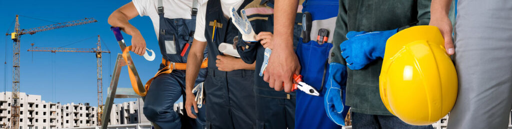 How To Choose A Construction Recruiter For Your Next Project 3 Construction labourers lined up